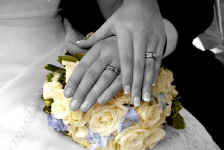 bouquet with rings.jpg (38661 bytes)